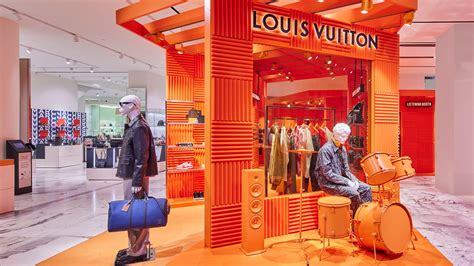 dekenkist louis vuitton|louis vuitton bijenkorf amsterdam.